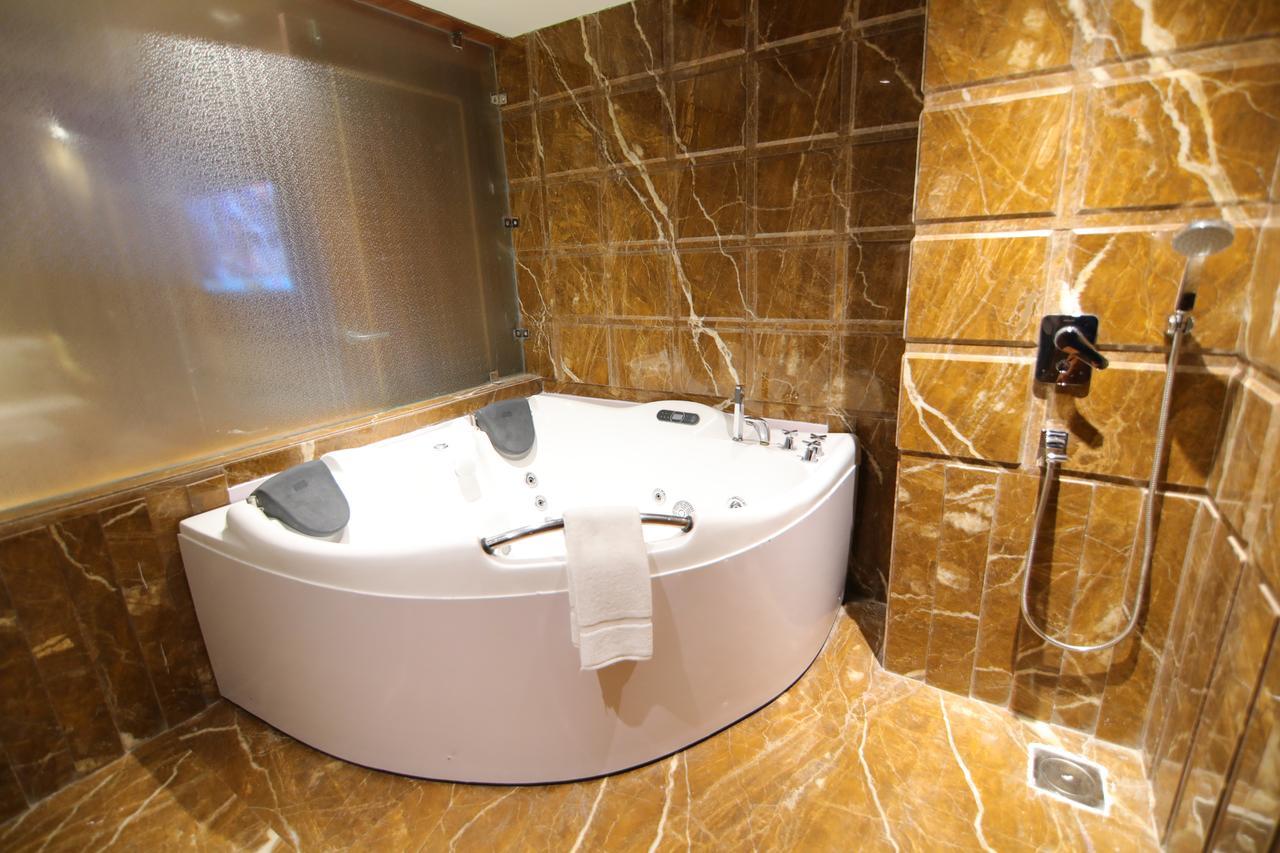 Hotel Grand Orchid 하리드와르 외부 사진